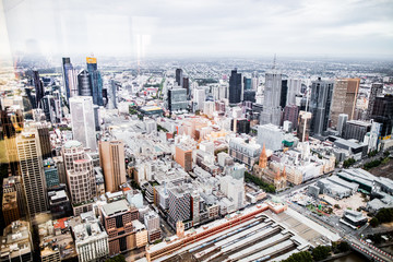 Ciudad de Melbourne vista desde un rascacielos, Australia.
