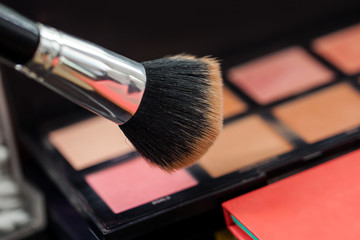 make up brushes and powder