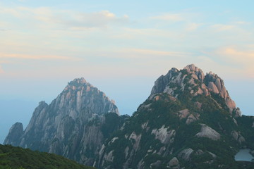 Fototapeta na wymiar The Scenic Hills of HuangShan