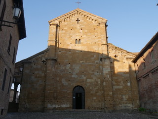 Fototapeta na wymiar Collegiata church of St Mary in Castell'Arquato. It was rebuilt after a earthquake an it is charaterized by a romanesque 