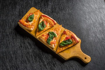 ピッツア　Italian home-made pizza