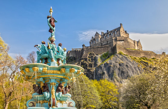 Ross Fountain and Edinburgh Castle in Edinburgh , Scotland