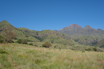 Champagne Castle, Cathkin Peak and Monk's Cowl: peaks near Winterton forming part of the central Drakensberg mountain range, Kwazulu Natal, South Africa.