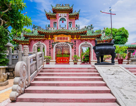 Stunning view of Gate of Phuc Kien Assembly Hall, a monumental pagoda dedicated  to Thien Hau, the goddess of the sea and protector of the sailors, Hoi An, Vietnam