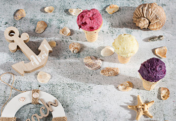 Summer holiday frame with seashells