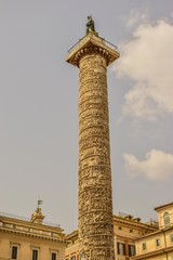Fototapeta premium Vieja columna tallada