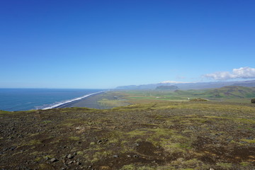 Fototapeta na wymiar Beautiful landscape on Iceland with blue sky and breathtaking nature