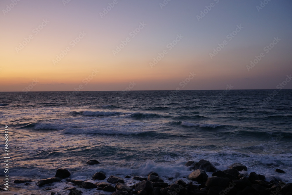 Wall mural 夕暮れの海の風景景色