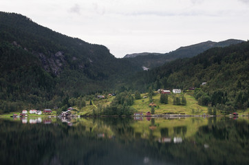Obraz premium Norwegian houses and landscape, Fjordcruise in Osterfjord, Bergen