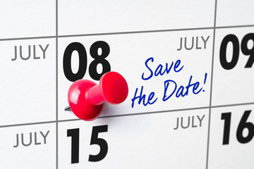 Wall calendar with a red pin - July 08