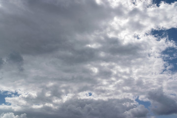 Obraz premium blue sky with white clouds on a sunny day