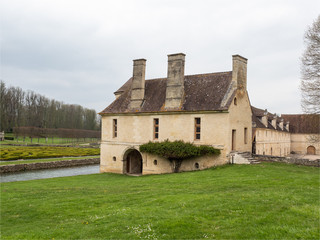 Fototapeta na wymiar écuries du château de Villarceaux à l'ouest de paris