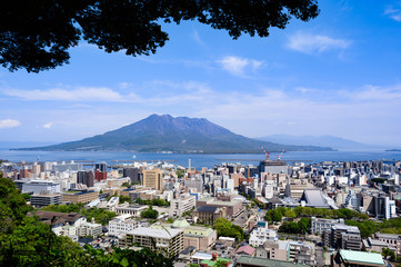Obraz premium 鹿児島市から見る桜島