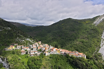 Fototapeta na wymiar View of the town of Colonnata, famous for the production of lard