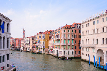 Fototapeta na wymiar VENICE, ITALY - MAY, 2017: View to Canal Grande from Rialto bridge, Venice, Italy