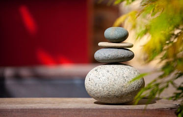 Empilement de galets pour ambiance zen et jardin Japonais