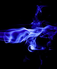 Obraz premium Blue smoke on black background