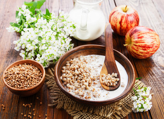 Buckwheat porridge with milk i