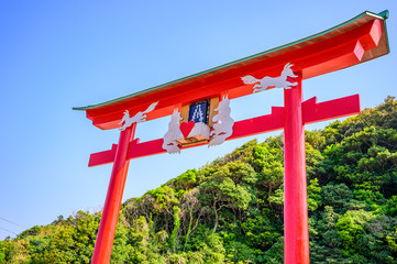 山口県元乃隅稲成神社の赤い鳥居