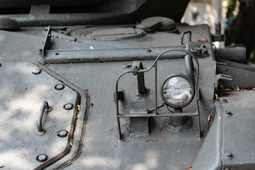 古い装甲車