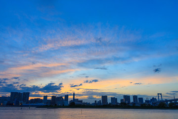 Fototapeta premium 夕焼けの東京港
