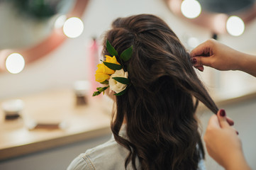 Naklejka premium Wedding preparation. Bride preparation before wedding ceremony 