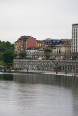 Fototapeta premium lungo fiume Po a Torino