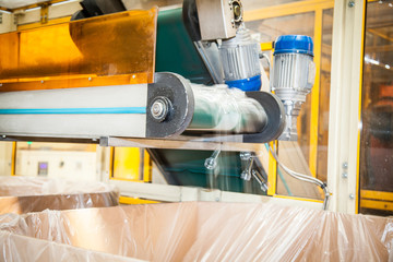 The pre-heat process of plastic bottle and conveyor belt