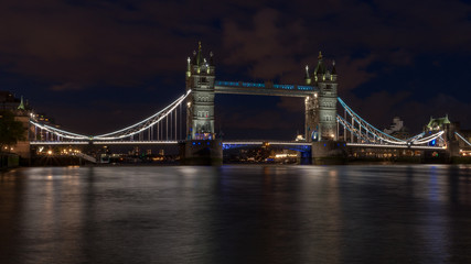Fototapeta na wymiar Tower Bridge 3