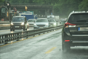 Autobahn bei Regen