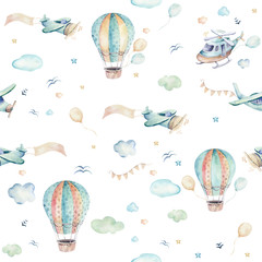 Obraz premium Akwarela zestaw ilustracji tła uroczej kreskówki i fantazyjnej sceny nieba wraz z samolotami, helikopterami, samolotem i balonami, chmury. Chłopiec wzór. To projekt baby shower
