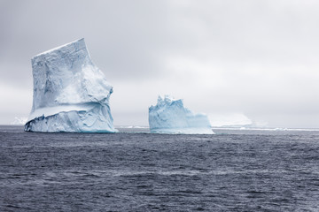 tafeleisberg ,tabular iceberg