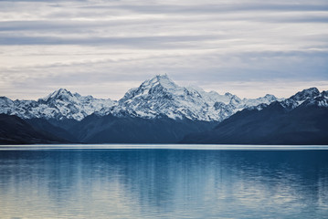 Fototapeta na wymiar Mount Cook reflecting in lake Pukaki 