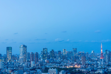 日没直後の東京都心の風景