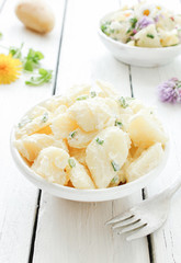 Schale Kartoffelsalat Tisch selbstgemacht 