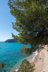 The creek llorell by the way of round, Tossa de mar