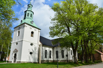 Fototapeta na wymiar kościół w Gamle Fredrikstad, Norwegia