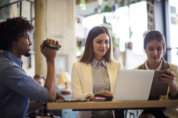 Hey girls, look at me.