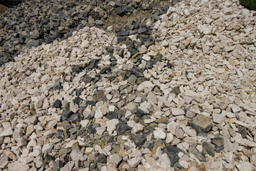 Rough medium stone for drainage and road dumping