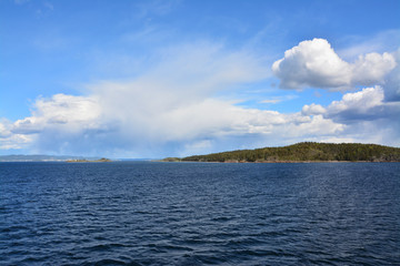 piękne błękitne niebo nad morzem, Norwegia - obrazy, fototapety, plakaty