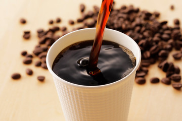 コーヒー　Coffee cup on wooden background