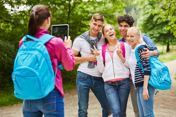 Teenager machen Gruppenfoto