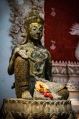 Fototapeta premium Old Thai style statue at Kampang Temple , Bangkok, Thailand
