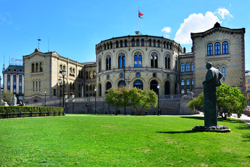 budynek Parlamentu w Oslo, Norwegia - obrazy, fototapety, plakaty