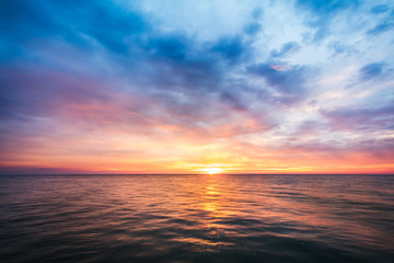 Fototapeta na wymiar beautiful sunset on sea in Thailand