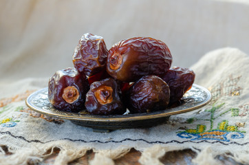 Dried dates