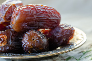Dried dates