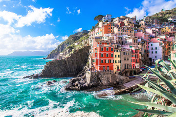 Fototapeta na wymiar Riomaggiore, a village in the Cinque Terre, italy