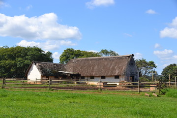 Fototapeta na wymiar cottage in the countryside