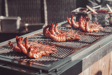 Barbacoa con marisco y pescado a la parrilla